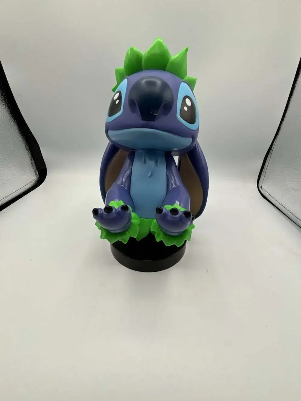 Disney Cable Guys Hula Stitch Phone And Controller Holder